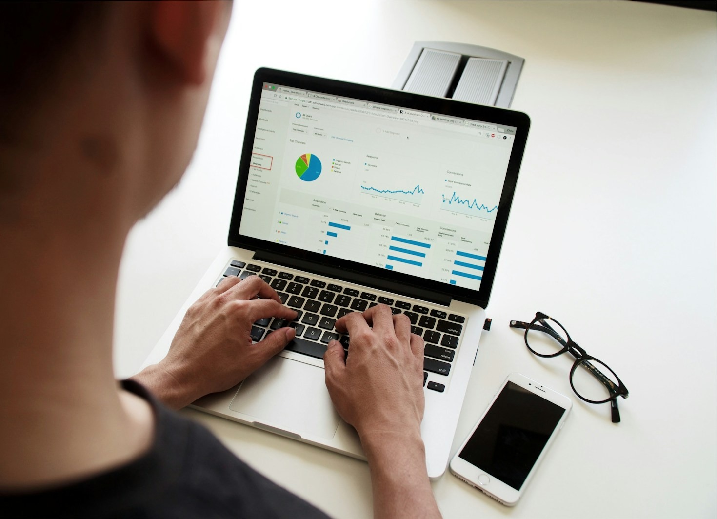 How Local Businesses Can Dominate Online Markets